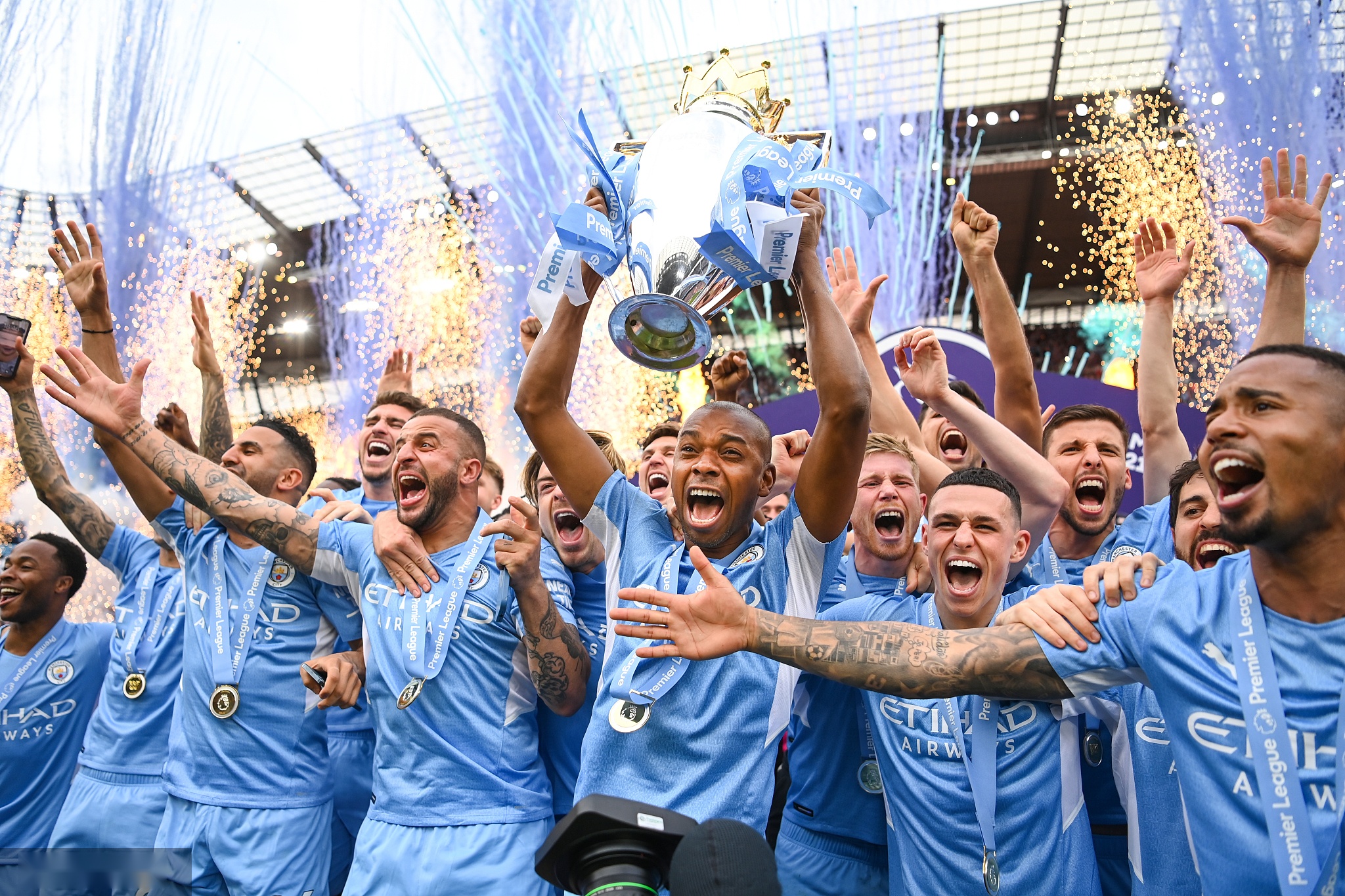 曼城欧冠征途：伤病潮中逆袭，剑指巅峰荣耀