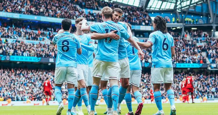 曼城欧冠征途：逆境中绽放的冠军之花